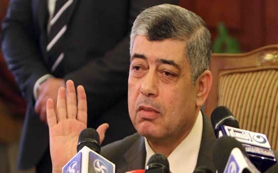   مصر اليوم - وزير الداخلية يقوم بجولة مفاجئة لتفقد الأوضاع الأمنية في السويس