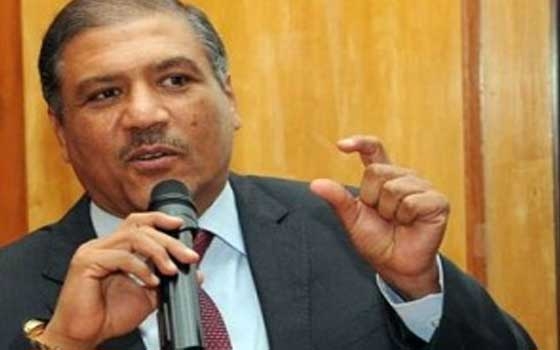   مصر اليوم - السادات يحذر من توريط مصر في معركة شرق ليبيا