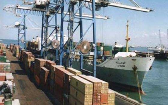   مصر اليوم - وصول شحنة كلينكر إلى ميناء الإسكندرية