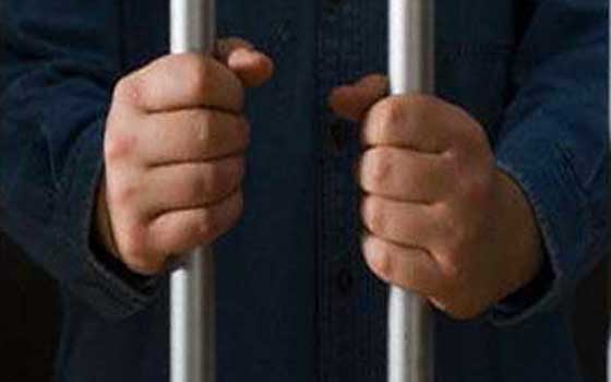 مصر اليوم - حبس 5 أشخاص تحرشوا بفتاة بالقرب من ميدان التحرير