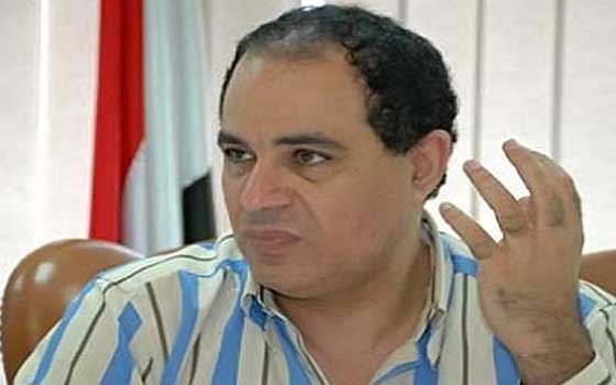   مصر اليوم - أحمد مجاهد يتفقد أعمال تجديد المركز الدولي للكتاب