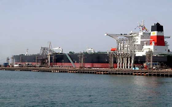   مصر اليوم - تحذير من زيادة حالات اختطاف ناقلات النفط في آسيا