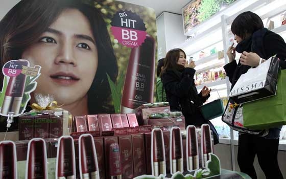   مصر اليوم - صادرات مستحضرات التجميل الكورية الجنوبية تسجل رقمًا قياسيًا