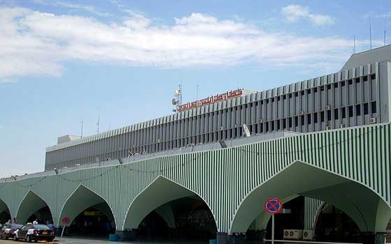   مصر اليوم - الحكومة الليبية تطالب كافة المواطنين المقيمين بجوار المطار إخلاء منازلهم