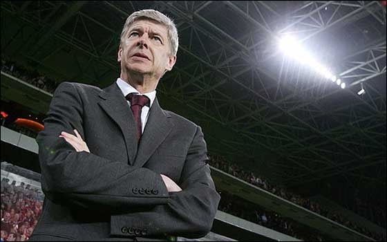   مصر اليوم - فينجر مدرب أرسنال لا يستبعد انضمام خضيرة إلي المدفعجية