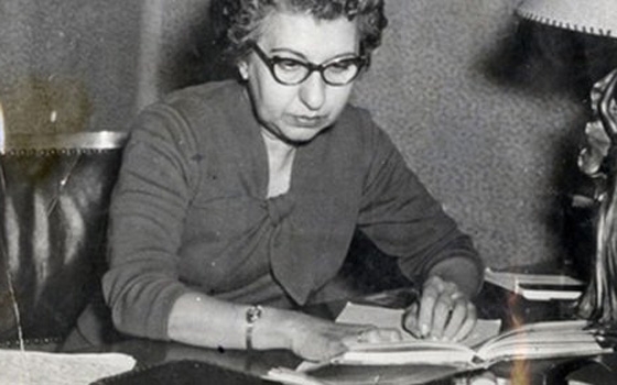   مصر اليوم - غوغل يحتفل بذكرى ميلاد الأديبة المصريّة سهير القلماوى