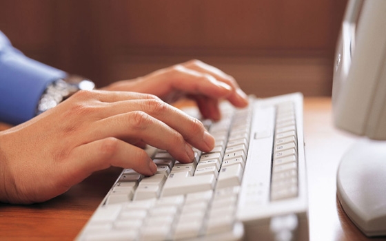   مصر اليوم - باحث أمني يؤكد أن الجماعات المتطرفة نجحت في تسويق أفكارها على الأنترنت