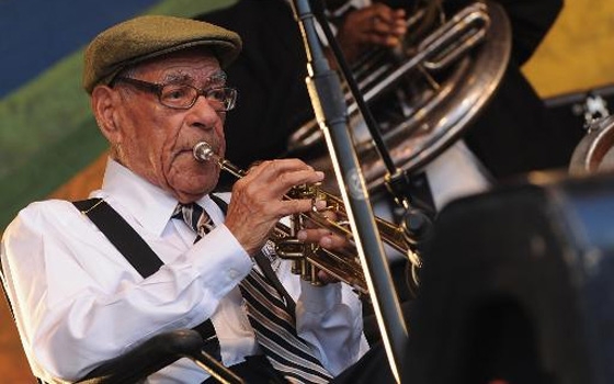  مصر اليوم - وفاة لايونيل فيربوس أسطورة عزف البوق من نيواورلينز