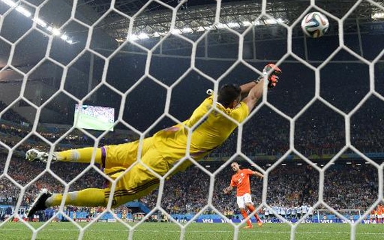   مصر اليوم - روميرو يطيح بهولندا ويضع الأرجنتين في نهائي ثأري مع المانيا