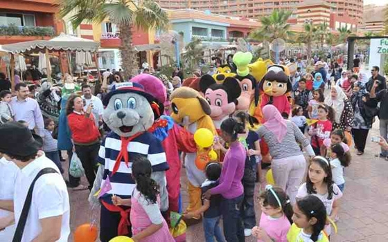   مصر اليوم - غضب بين العاملين في فنادق السُّخنة لعدم صرف علاوة الـ10%