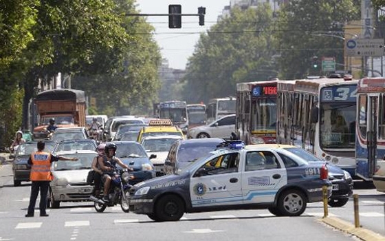   مصر اليوم - طبيب نفسي يردي جاره قتيلًا بسبب معركة بين كلبين
