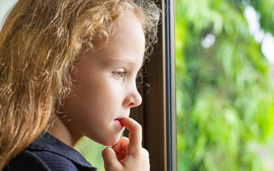   مصر اليوم - الأطفال القلقون لديهم مراكز الخوف في المخ أكبر بالمقارنة بأقرانهم