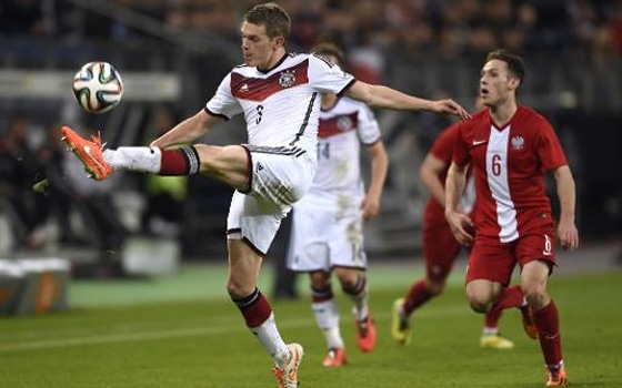   مصر اليوم - المدافع الألماني الدولي غينتر ينضم إلى بوروسيا دورتموند