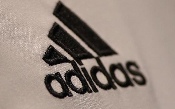   مصر اليوم - رعاية أديداس تجعل من قميص مانشستر يونايتد الأغلى في العالم