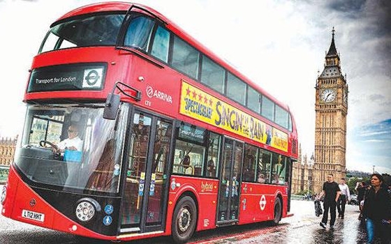   مصر اليوم - الحافلات العامة في لندن تتوقف عن قبول الأموال النقدية