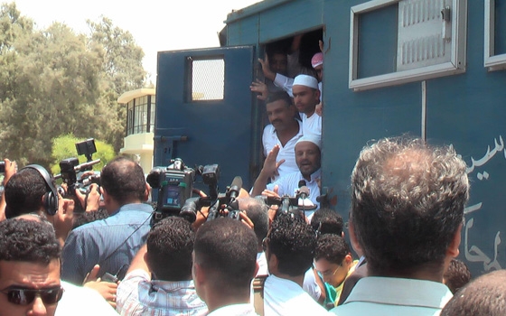   مصر اليوم - الإفراج عن 5 من أبناء شمال سيناء المعتقلين في الإسماعيلية