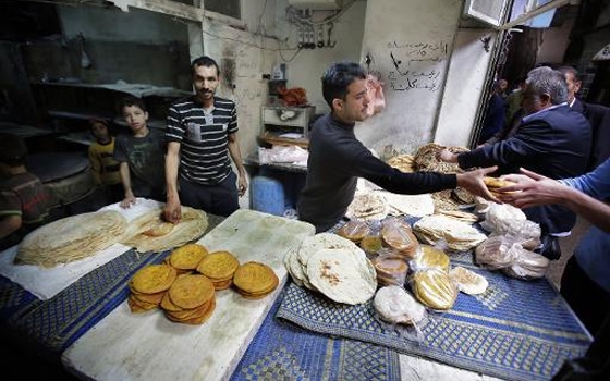   مصر اليوم - أرتفاع سعر الخبز المدعوم من الدولة بنسبة 70 % في سورية