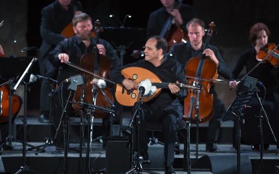   مصر اليوم - عازف العود التونسي أنور براهم يفتتح مهرجان قرطاج الدولي