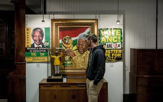   مصر اليوم - مزاد على تذكارات لنلسون مانديلا الخميس في جوهانسبرغ