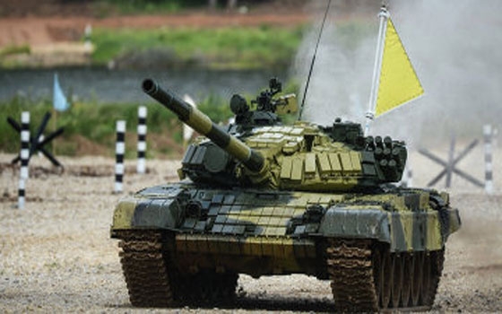   مصر اليوم - الفائز في سباق الدبابات يحصل على دبابة ذهبية