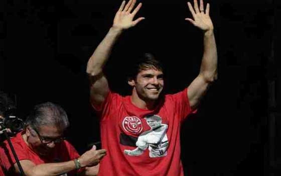   مصر اليوم - 20 ألف مشجع يستقبلون ريكاردو كاكا في ساو باولو