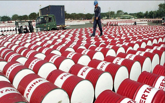   مصر اليوم - برنت يتماسك فوق 112 دولاراْ بفعل بيانات صينية