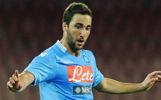   مصر اليوم - جونز الو هيجواين يرفض عرض ميسي للإنتقال إلى برشلونة