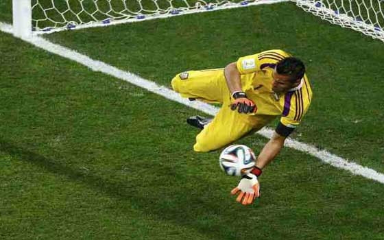   مصر اليوم - الأرجنتيني روميرو يشكر فان جال : ساعدني لمعرفة كيفية التصدي للكرات