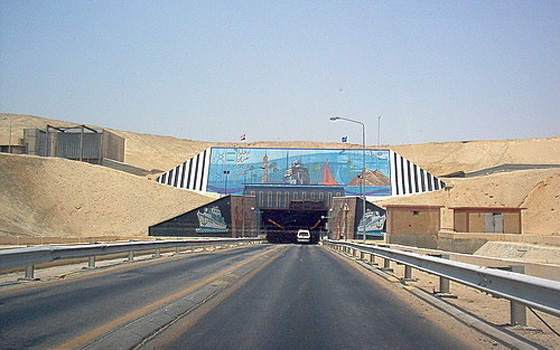 مصر اليوم - إجراءات أمنيّة مشددة في نفق أحمد حمدي في السويس