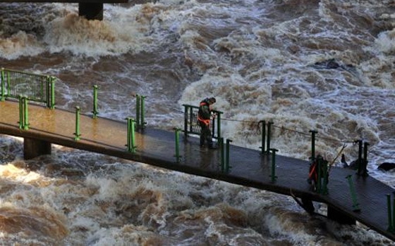   مصر اليوم - الفيضانات في البرازيل والأرجنتين وباراغواي ناجمة عن إزالة الأحراج والسدود