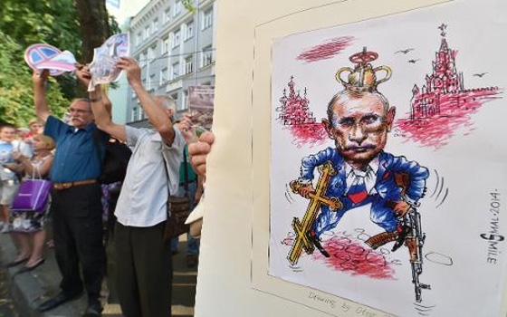   مصر اليوم - كييف تسعى للحوار مع الأنفصاليين وسط مخاوف من غزو روسي