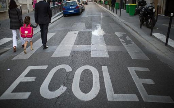   مصر اليوم - والدة تلميذ تطعن معلمته حتى الموت أمام الأطفال في فرنسا