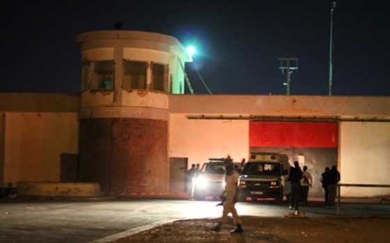   مصر اليوم - فرار عدد من العسكريين والمدنيين من أحد السجون في بنغازي