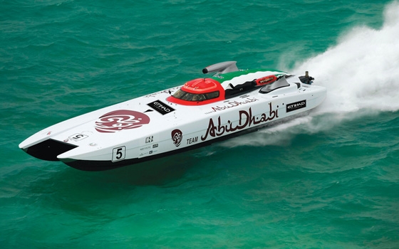   مصر اليوم - أبوظبي لزوارق الفئة الأولى يغادر إلى معسكره في الولايات المتّحدة