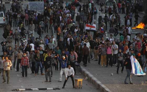   مصر اليوم - إصابة ضابطين ومجندين شرطة خلال فض مسيرة لتنظيم الإخوان في الخانكة