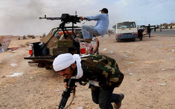   مصر اليوم - مقتل عشرة أشخاص وإصابة أكثر من 52 جراء اشتباكات بنغازي