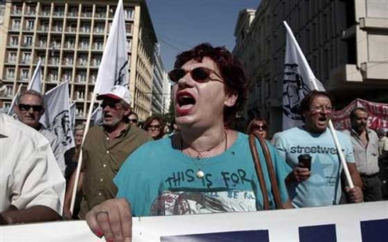   مصر اليوم - العاملون في القطاع العام في اليونان يضربون عن العمل لمدة 24 ساعة