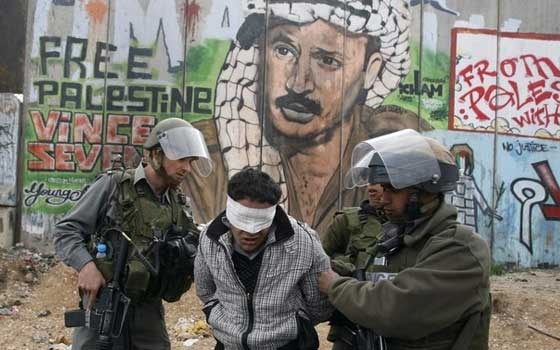   مصر اليوم - مواجهات عنيفة بين الشباب وقوات الاحتلال عقب صلاة العيد في الضفة الغربية