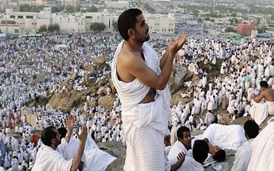   مصر اليوم - وزير الداخلية السعودي يبحث الاستعدادات الأمنية لموسم الحج