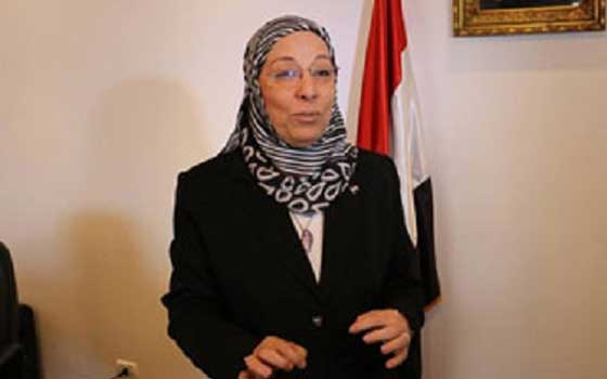   مصر اليوم - وزيرة القوي العاملة تهنئ طرفي العمل وتؤكد حاجة مصر لكل يد تعمل