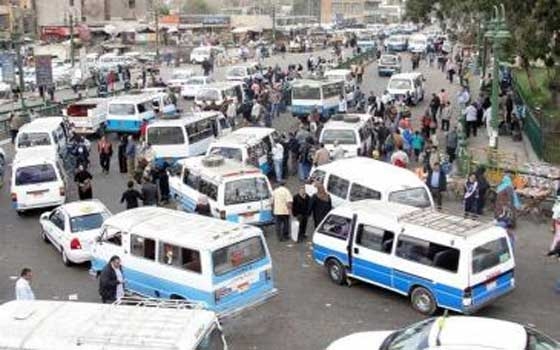   مصر اليوم - السائقون يتظاهرون والركاب يمتنعون عن دفع الاجرة الجديدة