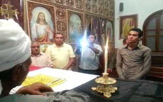   مصر اليوم - الصلاة على روح شهيد حادث الوادي الجديد في سوهاج