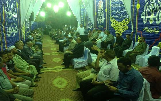   مصر اليوم - محافظ أسيوط يقدّم وجب العزاء لأسرة شهيد حادث الفرافرة