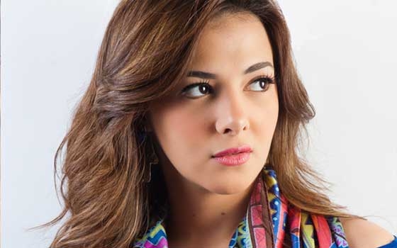   مصر اليوم - سعيدةٌ بأن والدي لا يزال يعاملني كالأطفال