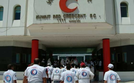   مصر اليوم - الهلال الأحمر الكويتي يوزع مساعدات إغاثية على سكان غزة