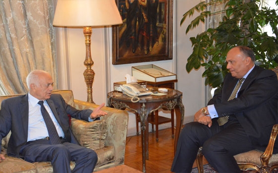   مصر اليوم - وزير الخارجيَّة المصريّ يلتقي نبيل العربيّ لبحث القضايا المشتركة