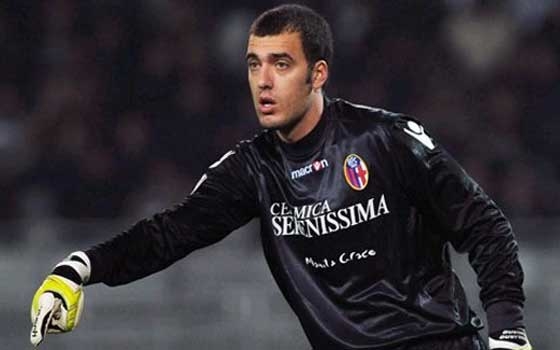   مصر اليوم - سامبدوريا يتطلع إلى ضم حارس أرسنال السابق كبديل لروميرو