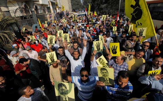   مصر اليوم - أنصارالإخوان يتظاهرون الجمعة للمطالبة بعودة المعزول