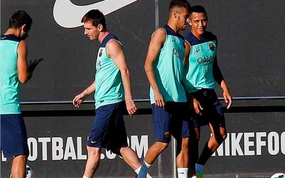   مصر اليوم - بعثة نادي برشلونة الإسباني تخوض مرانها الأول في إنكلترا