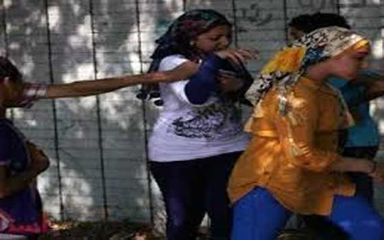   مصر اليوم - شفت متحرش تنقذ أجنبيتين قرب ميدان التحرير